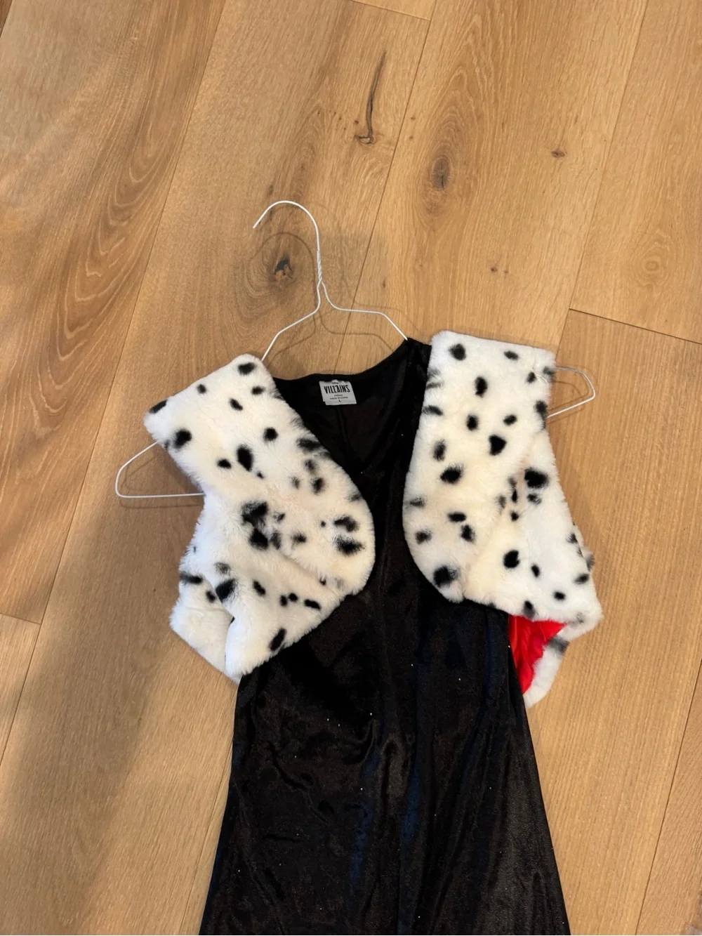 Girls Cruella De Vil Black & White Costume with Wig and Red Gloves